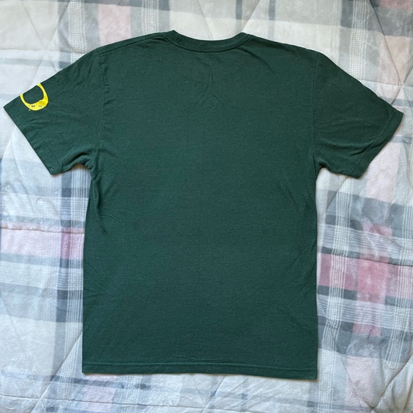Nike Men’s Medium Green And Yellow Oregon Ducks Short Sleeve T-Shirt - Picture 2 of 4